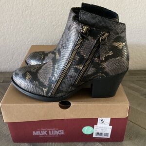 MUK LUKS Women's Yellowstone Yardley Boot, size 7.5